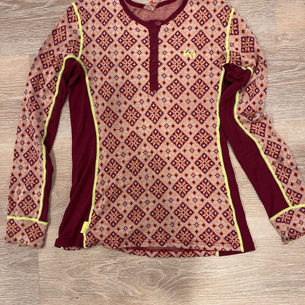 Kari Traa merino Burgundy and Yellow Geometric Long Sleeve Tee